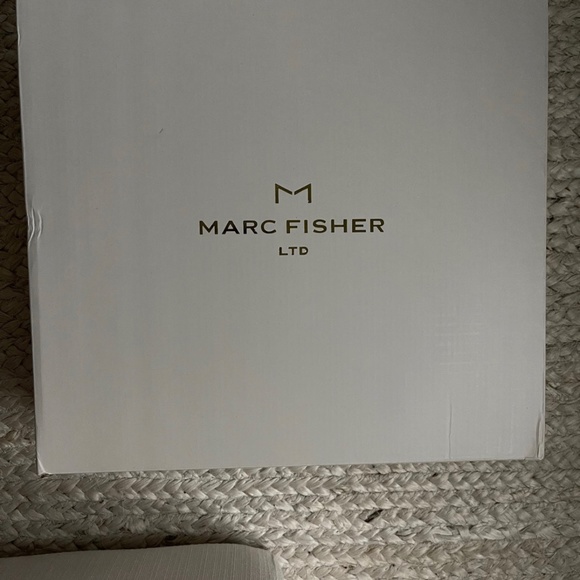 Marc Fisher ISHA Boots Size 7.5 Women’s - Picture 2 of 3